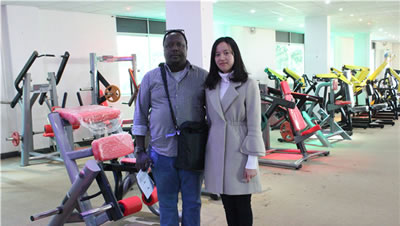 肯尼亚来中国找健身房器械生产厂家