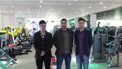 黎巴嫩客户来中国采购健身房器材